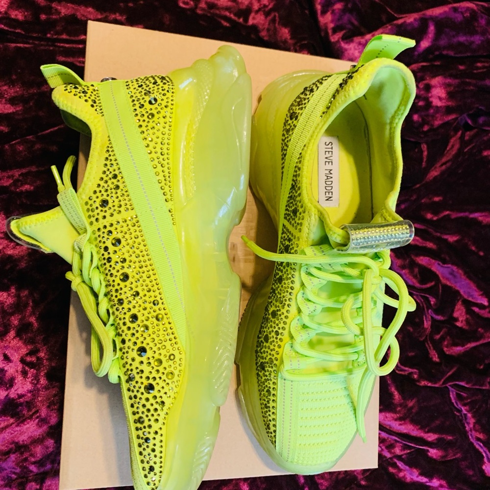 Steve Madden lime Maxima sneakers